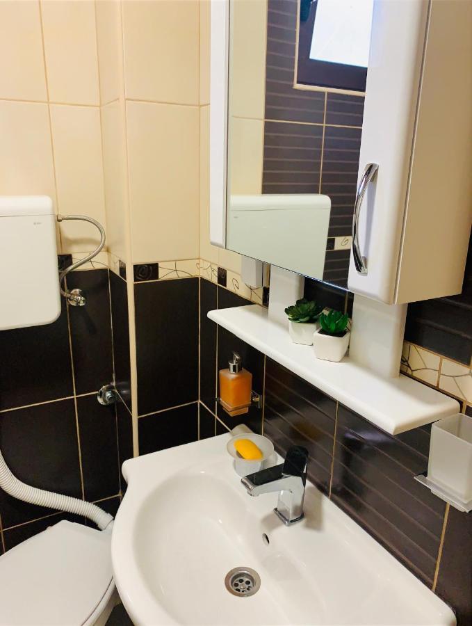 Gara 5 Apartment Котор Екстериор снимка